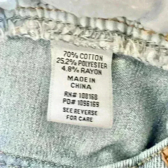 RSQ Girls Mid Length Medium Wash Distressed Denim Shorts Size 10 - Picture 13 of 14